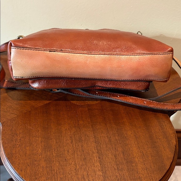 Patricia Nash  leather Crossbody bag cut out leather trim  brown large front poc - Picture 9 of 13